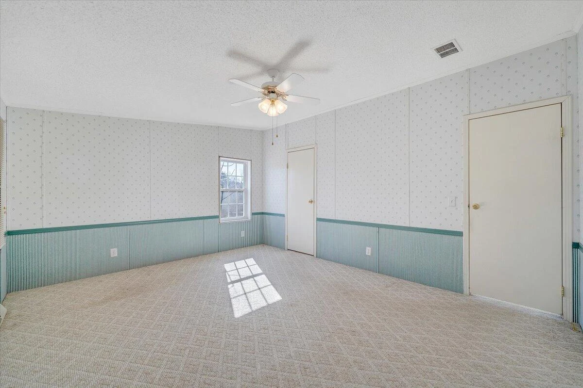 1320 Horseshoe Point RD - Photo 25