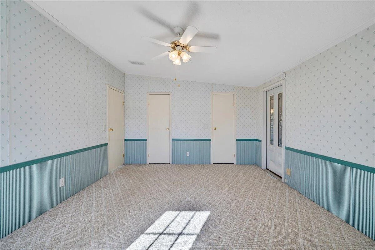 1320 Horseshoe Point RD - Photo 27
