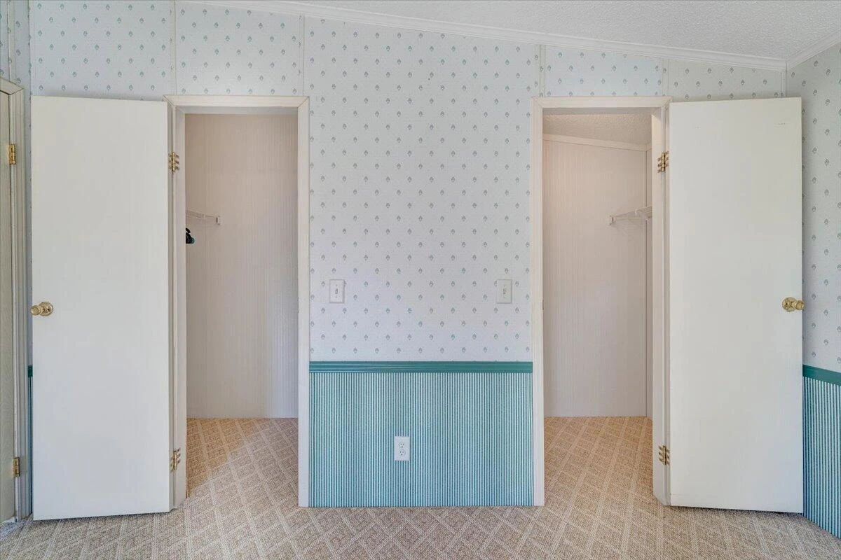 1320 Horseshoe Point RD - Photo 28