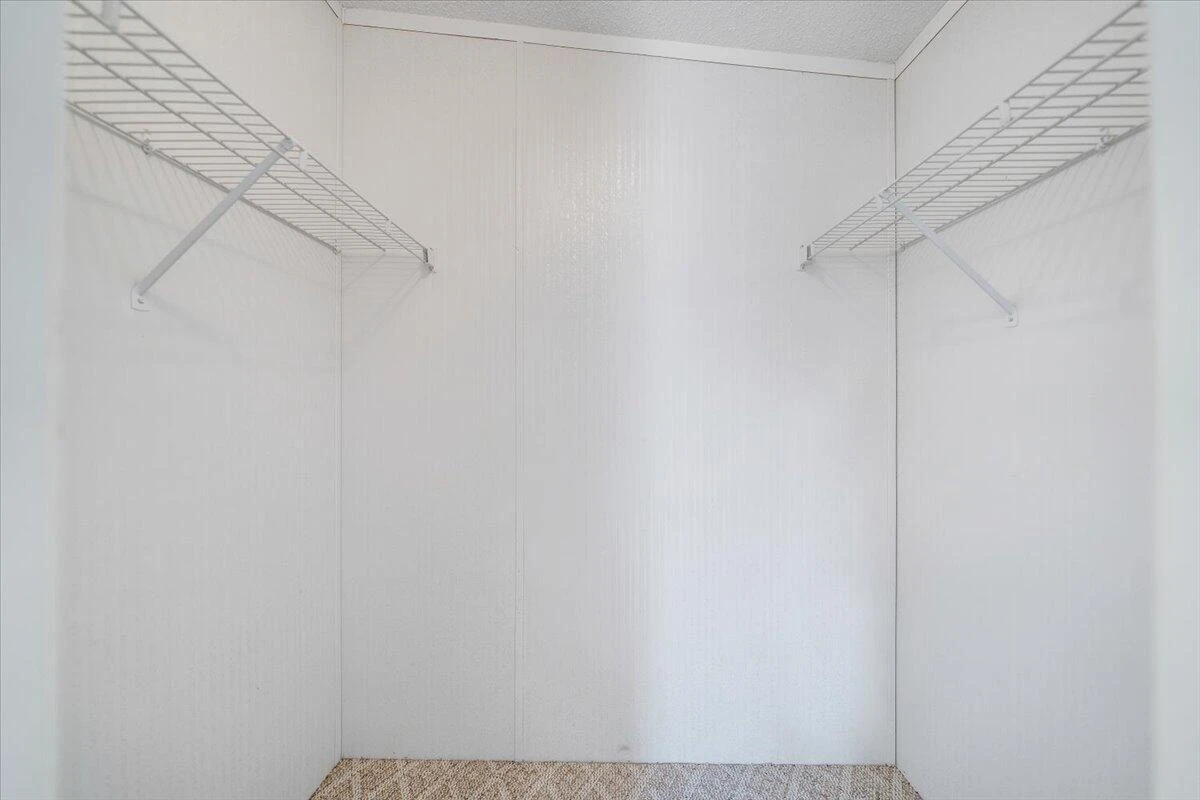 1320 Horseshoe Point RD - Photo 29