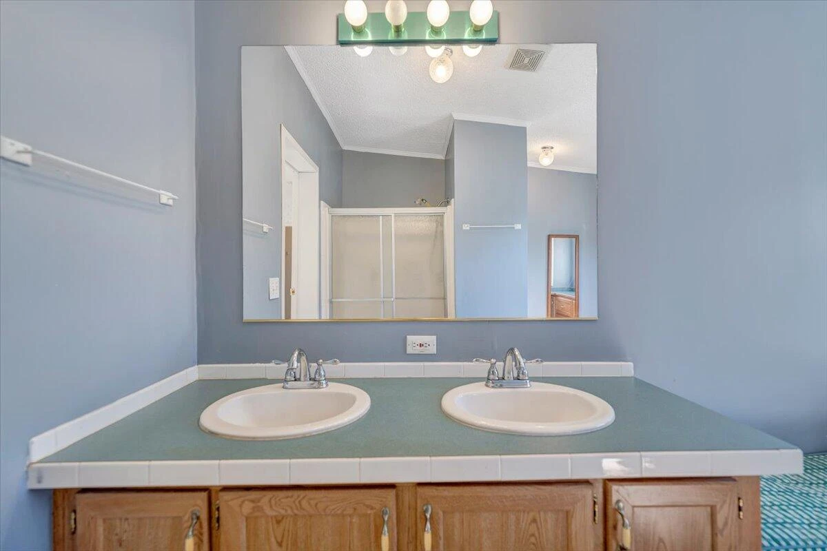 1320 Horseshoe Point RD - Photo 31