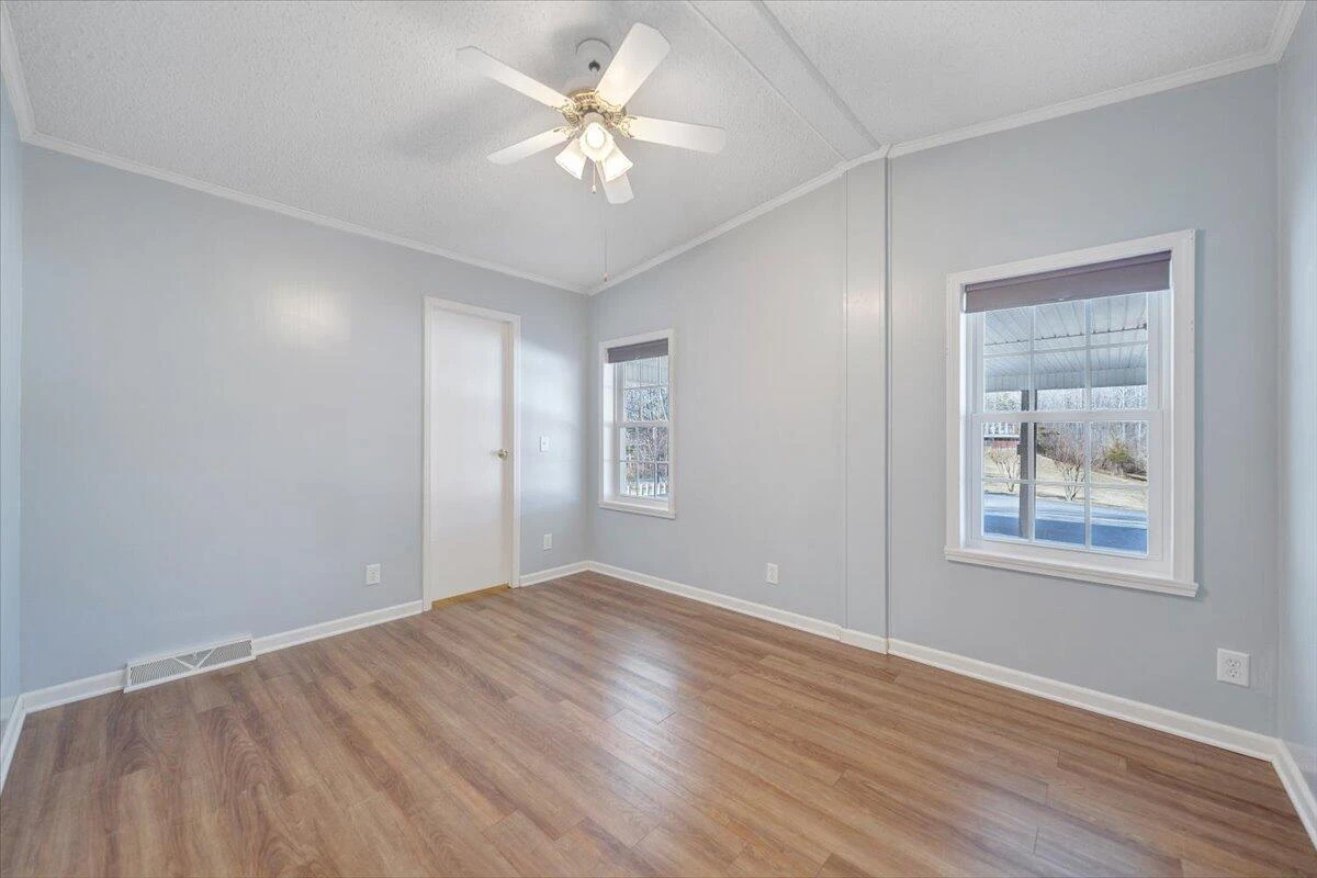 1320 Horseshoe Point RD - Photo 34