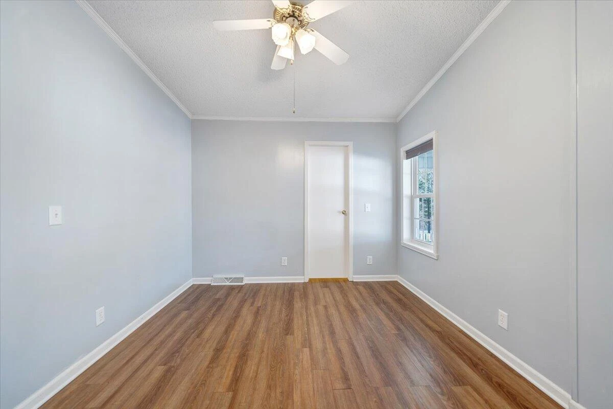 1320 Horseshoe Point RD - Photo 35