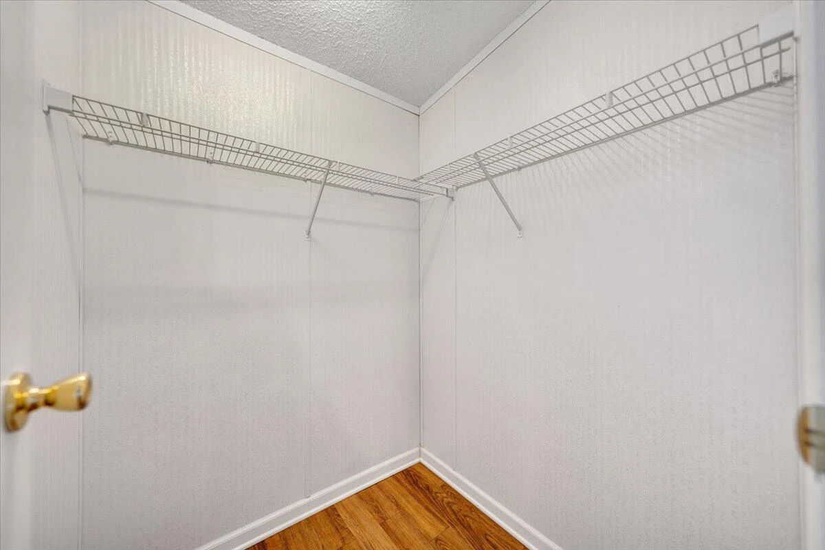 1320 Horseshoe Point RD - Photo 37