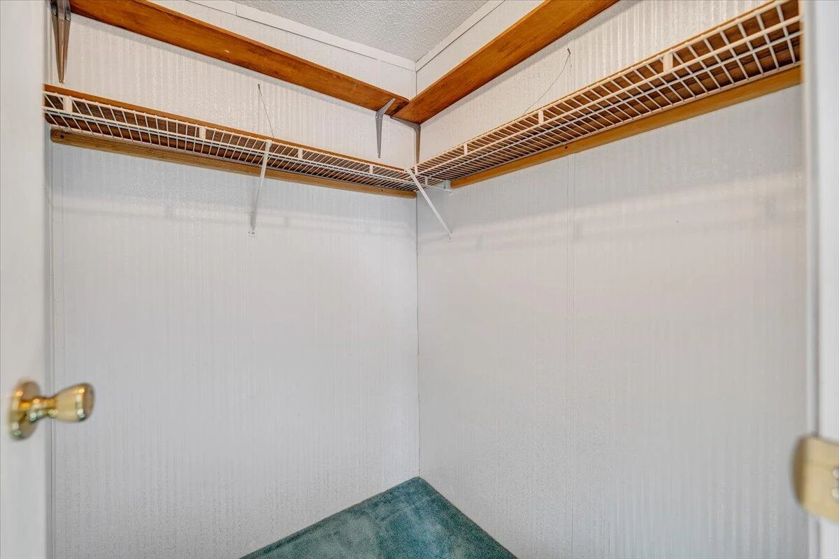 1320 Horseshoe Point RD - Photo 39
