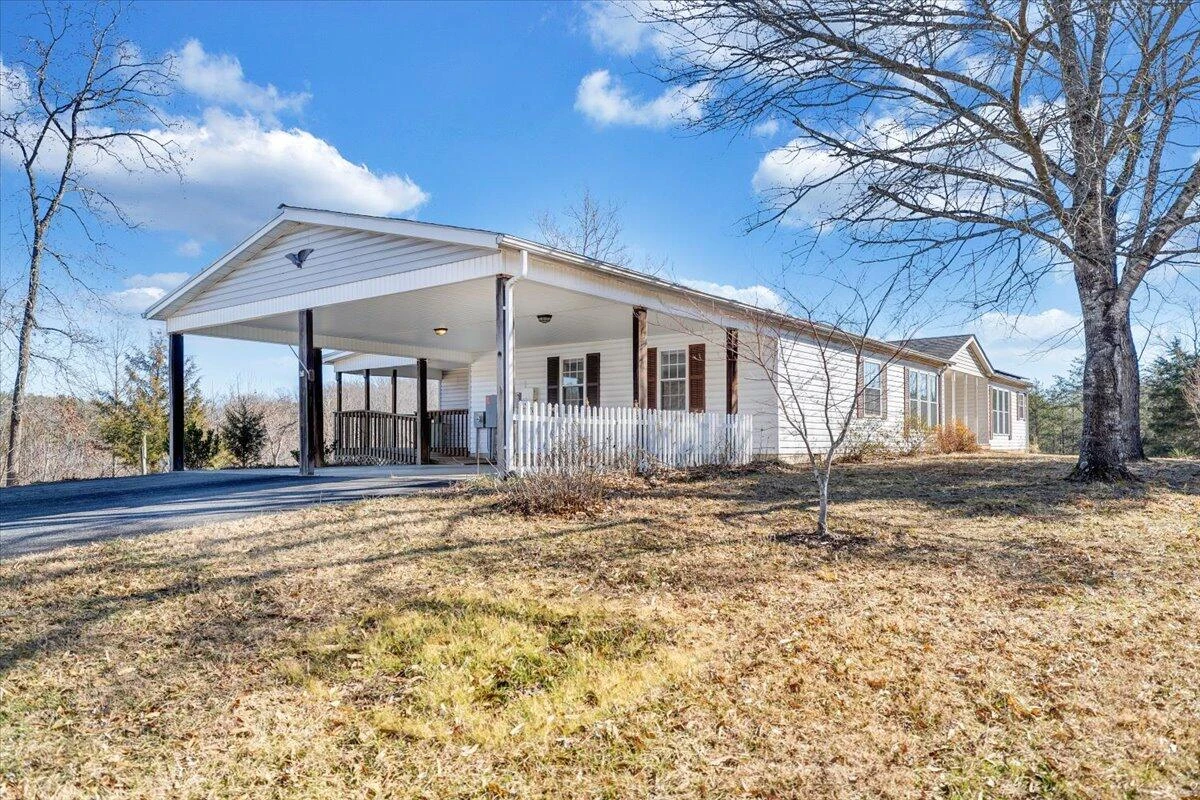 1320 Horseshoe Point RD - Photo 4