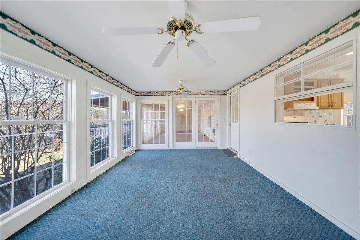 1320 Horseshoe Point RD - Photo 45