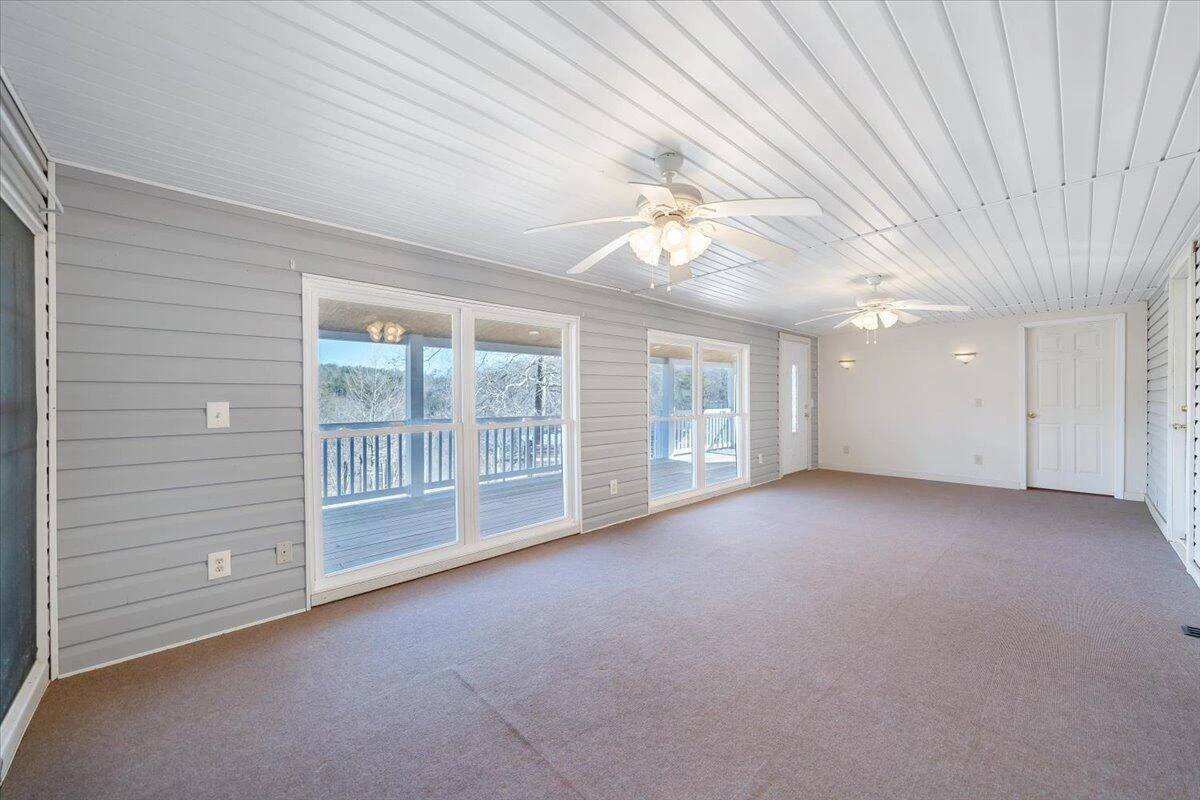 1320 Horseshoe Point RD - Photo 48