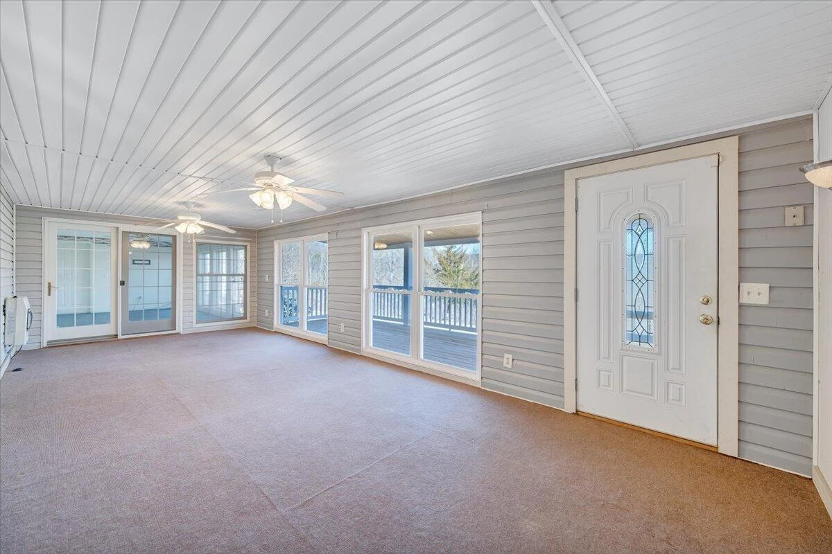 1320 Horseshoe Point RD - Photo 51