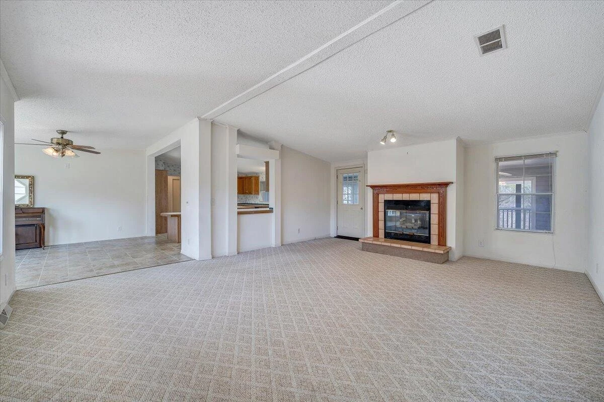 1320 Horseshoe Point RD - Photo 6