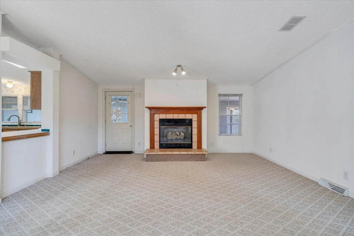1320 Horseshoe Point RD - Photo 7