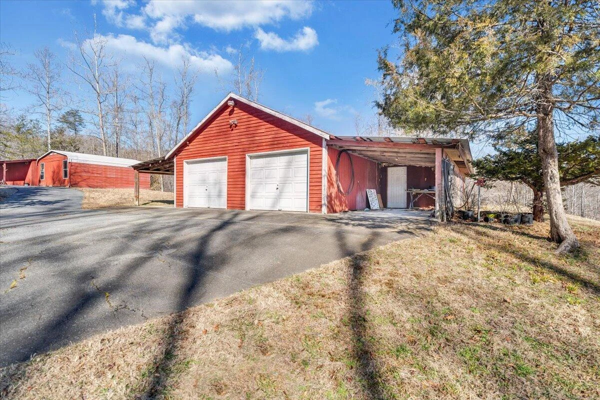 1320 Horseshoe Point RD - Photo 70