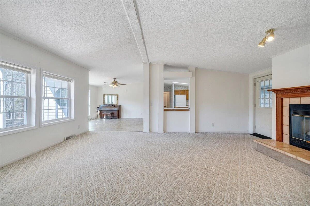 1320 Horseshoe Point RD - Photo 9