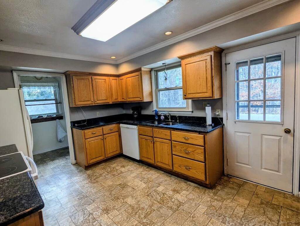 183 Abrahams Place - Photo 16