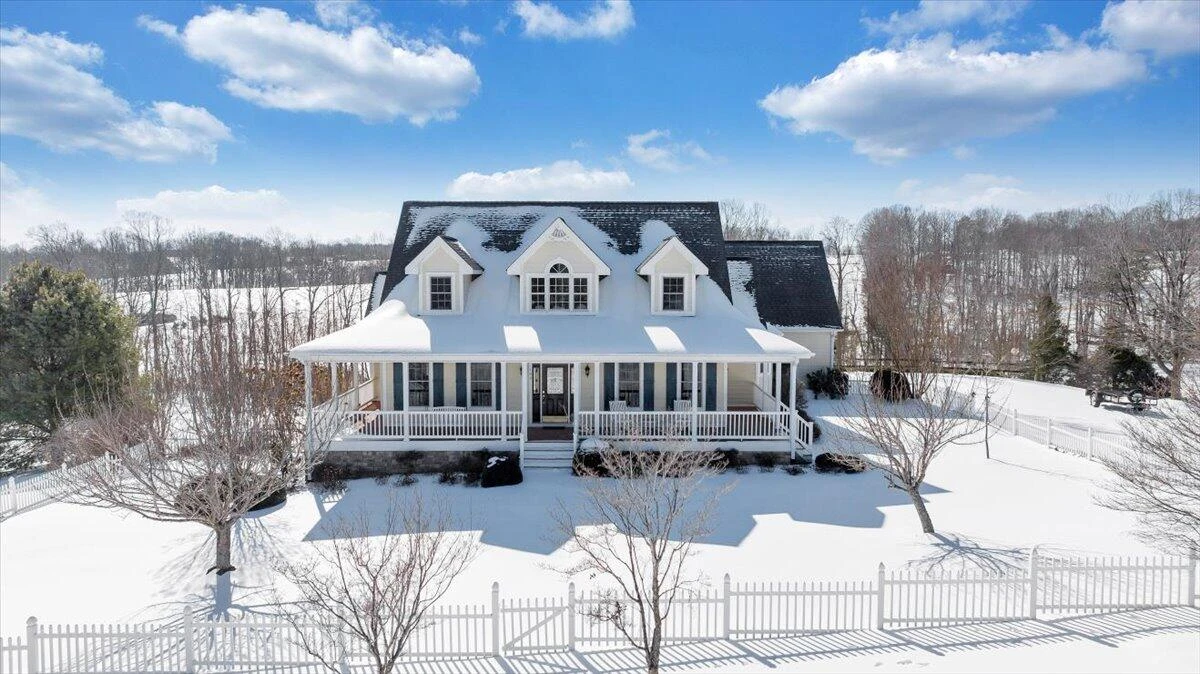 100 Greystone DR