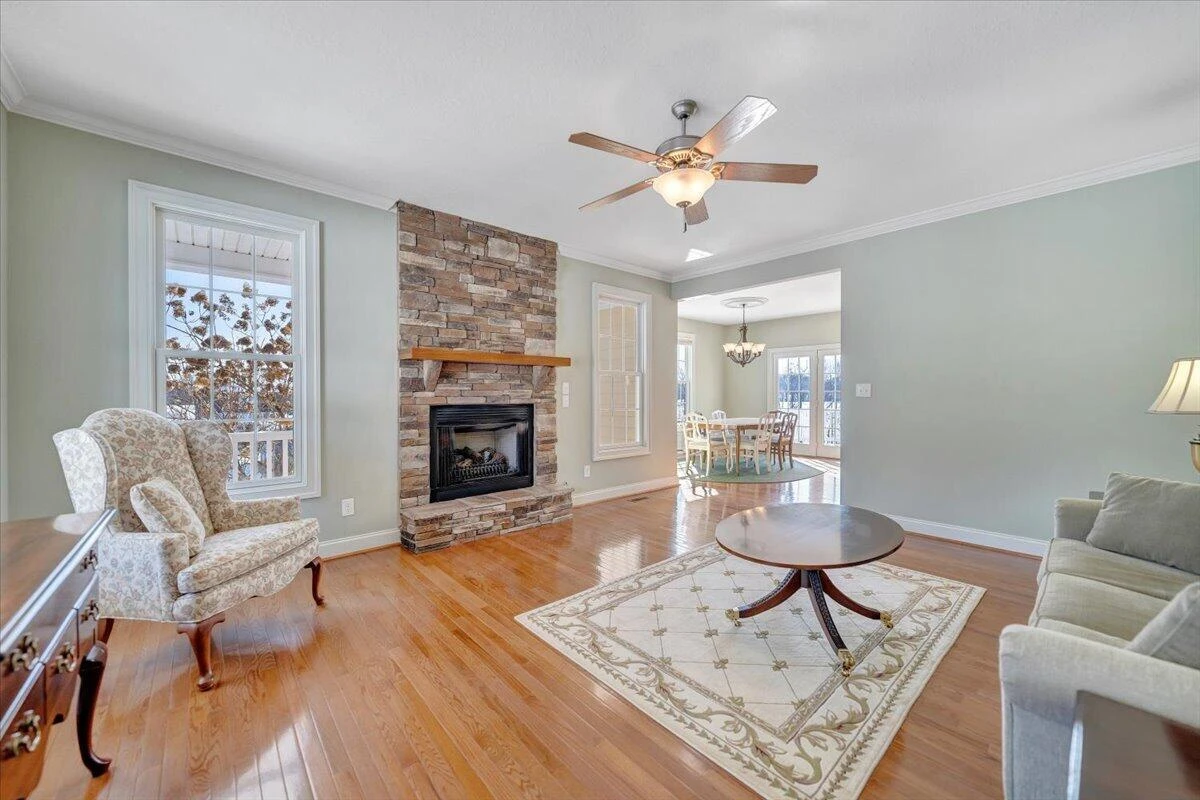 100 Greystone DR - Photo 10