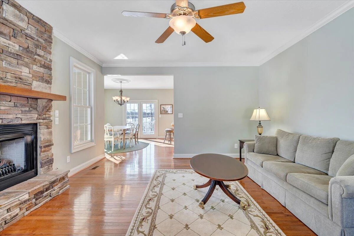 100 Greystone DR - Photo 11