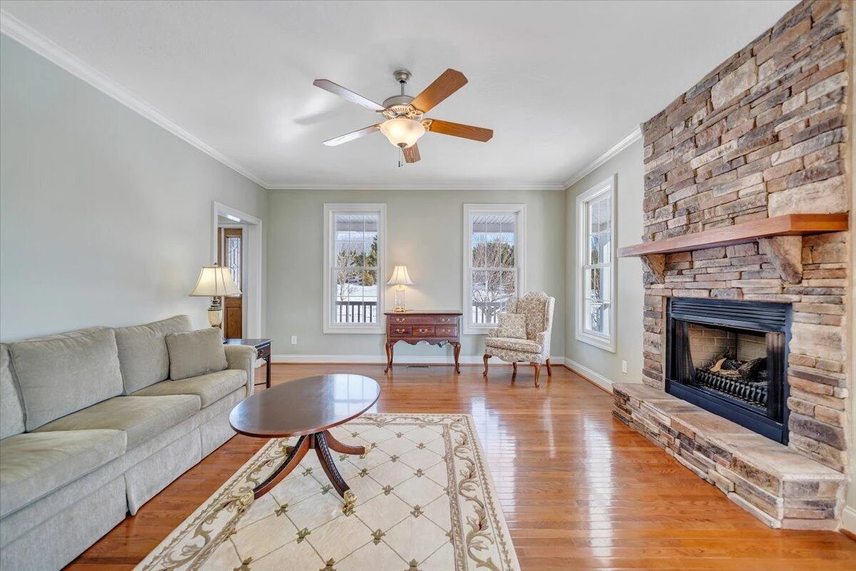 100 Greystone DR - Photo 14