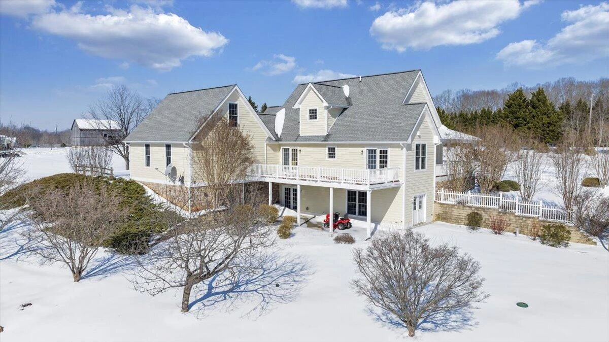 100 Greystone DR - Photo 2