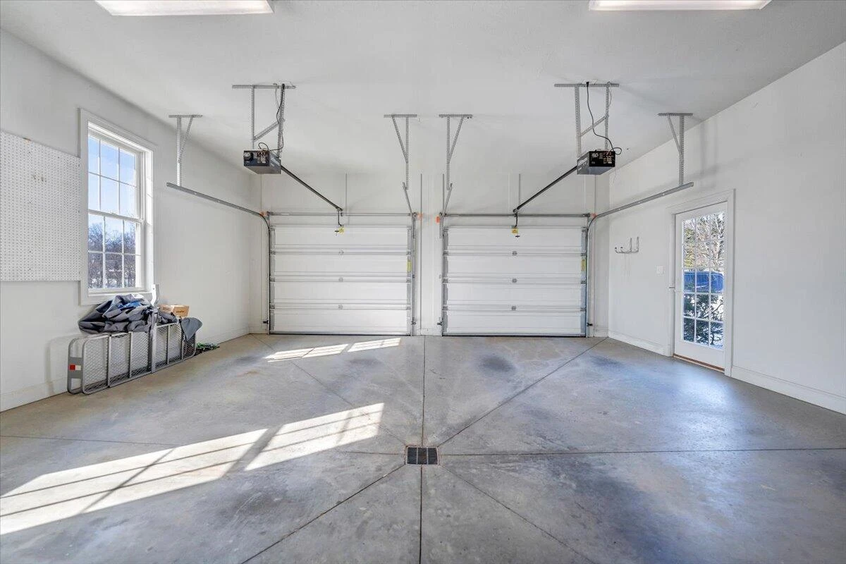 100 Greystone DR - Photo 43