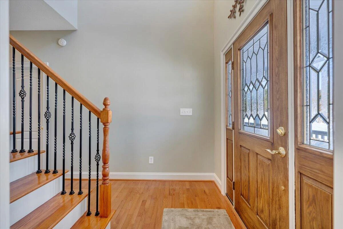 100 Greystone DR - Photo 7
