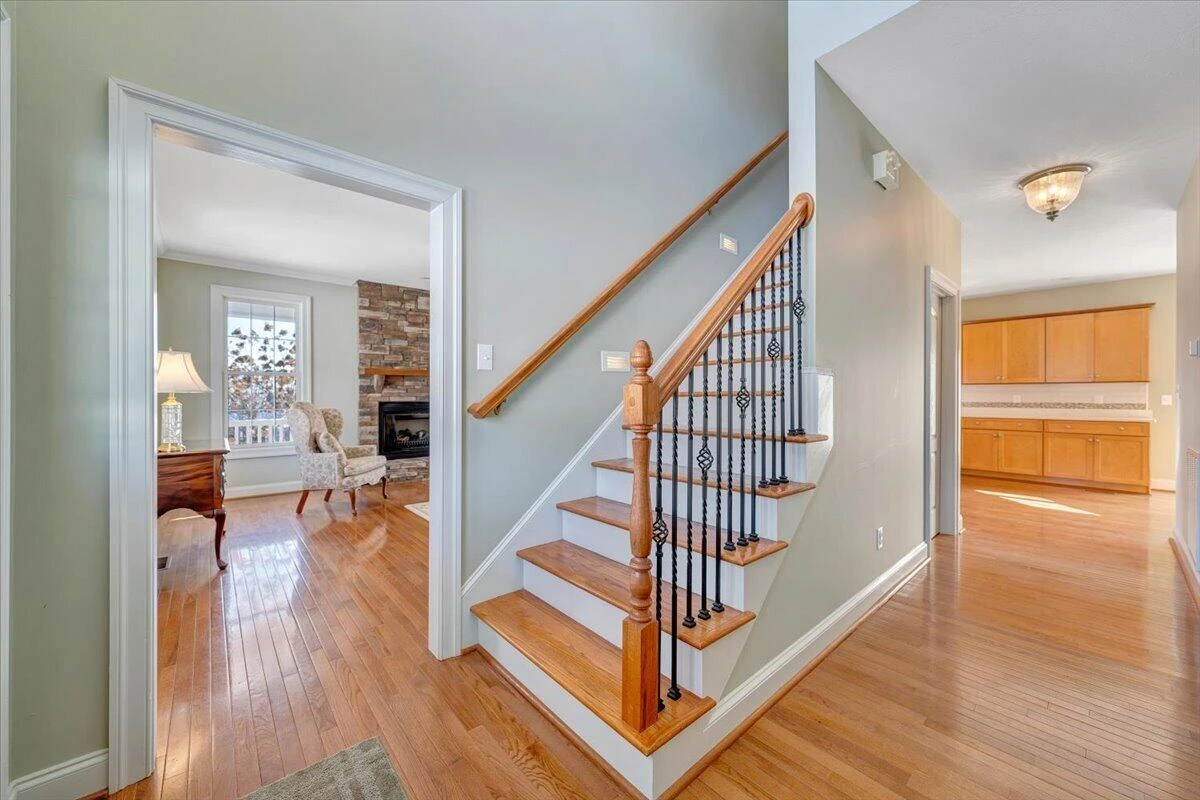 100 Greystone DR - Photo 9