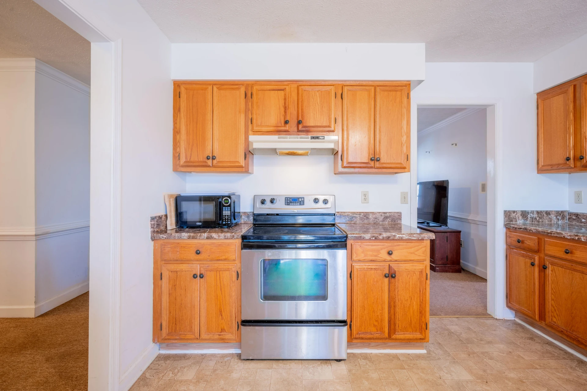 604 Surrey DR - Photo 11