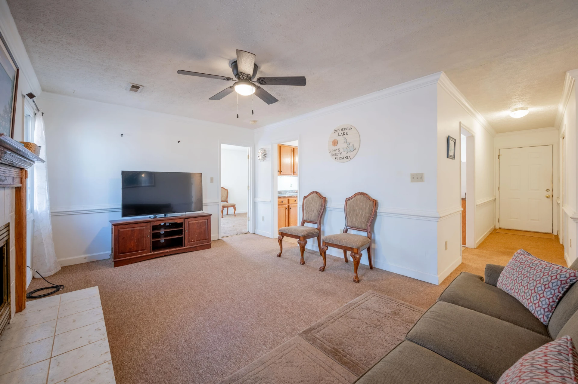 604 Surrey DR - Photo 15