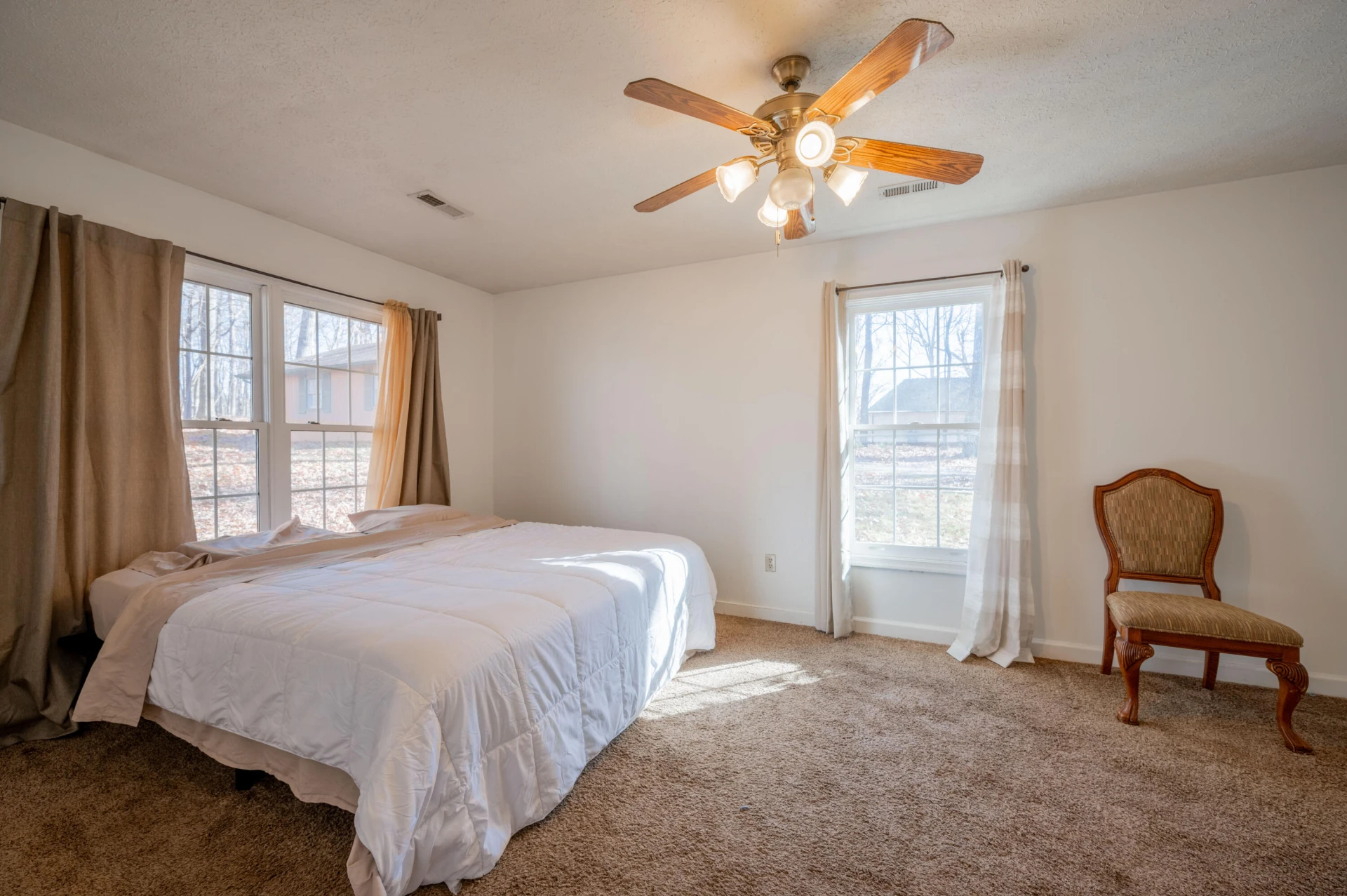 604 Surrey DR - Photo 16