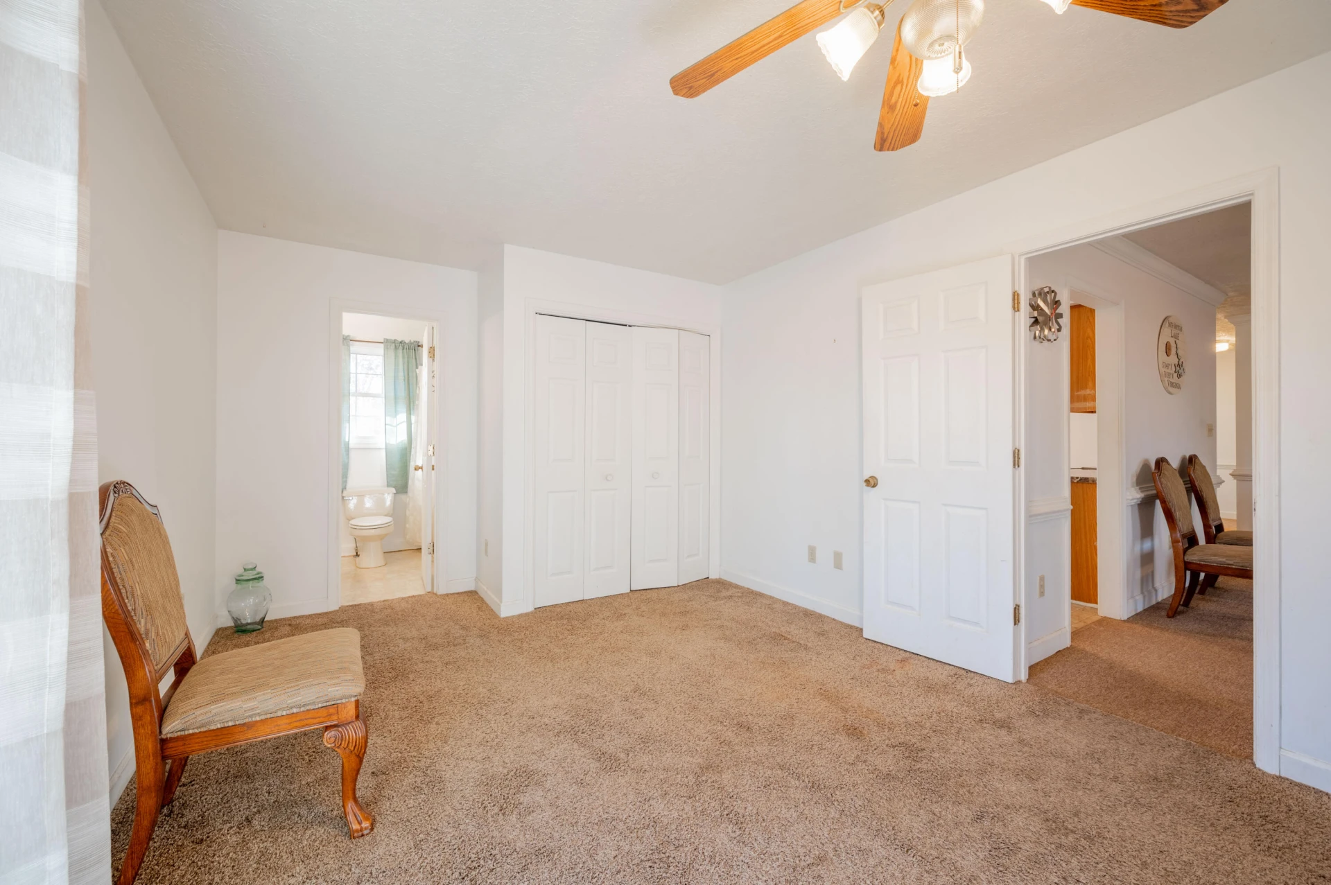 604 Surrey DR - Photo 18