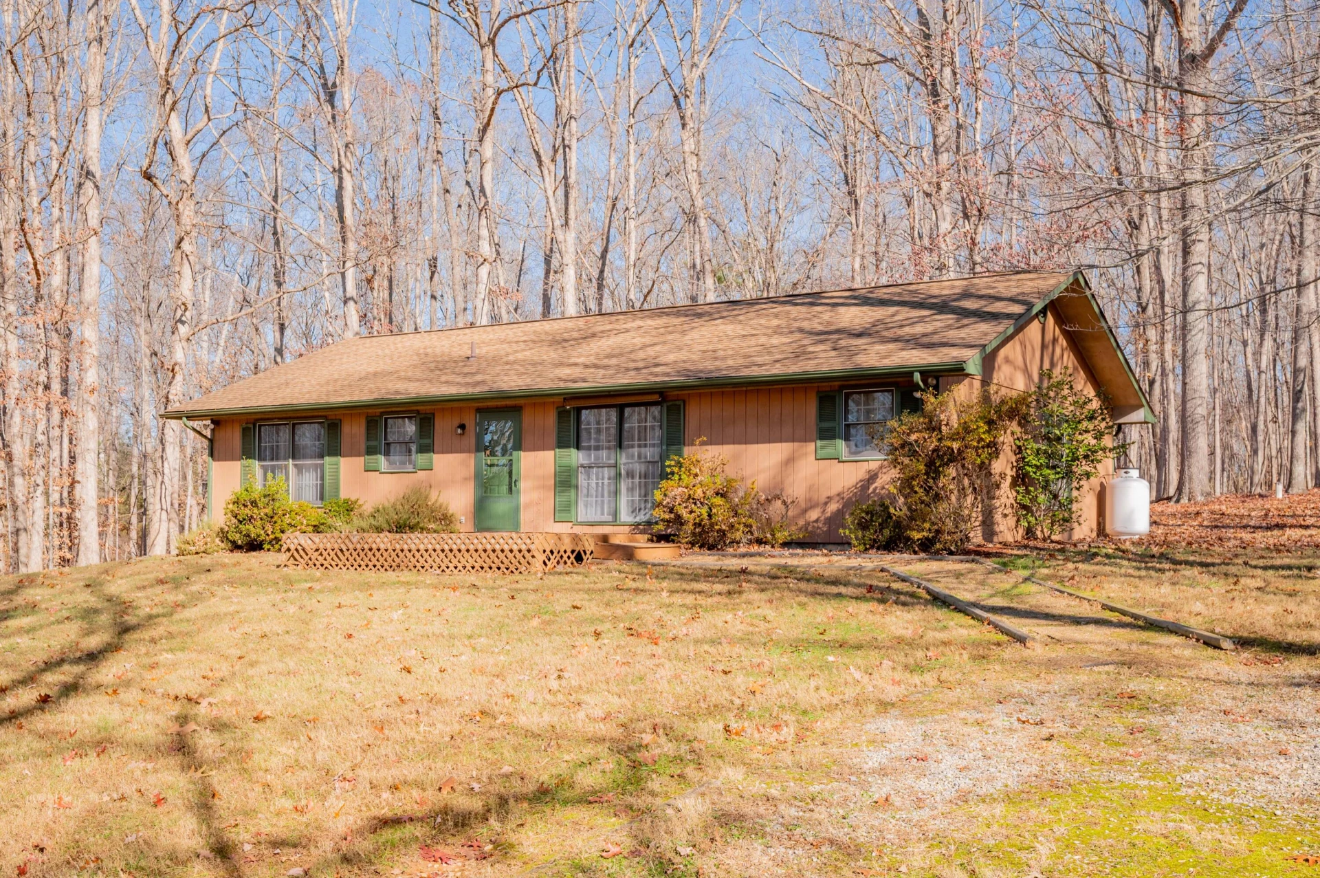 604 Surrey DR - Photo 2
