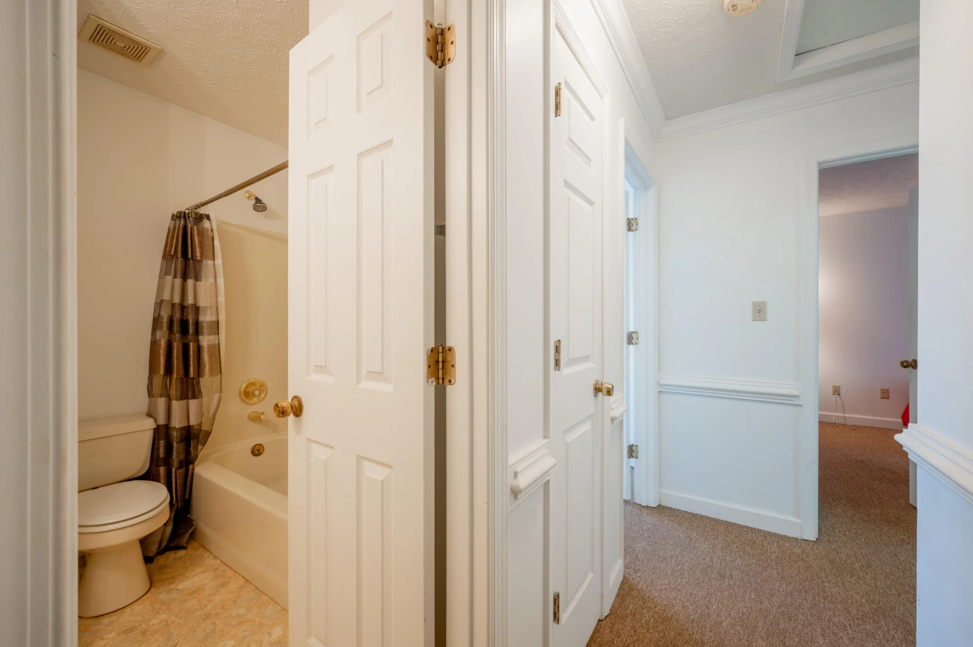604 Surrey DR - Photo 21