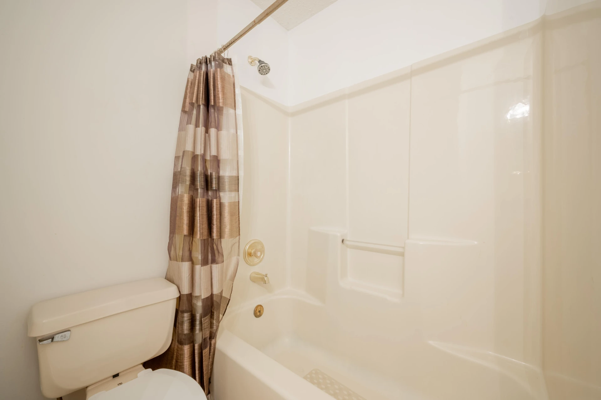 604 Surrey DR - Photo 23