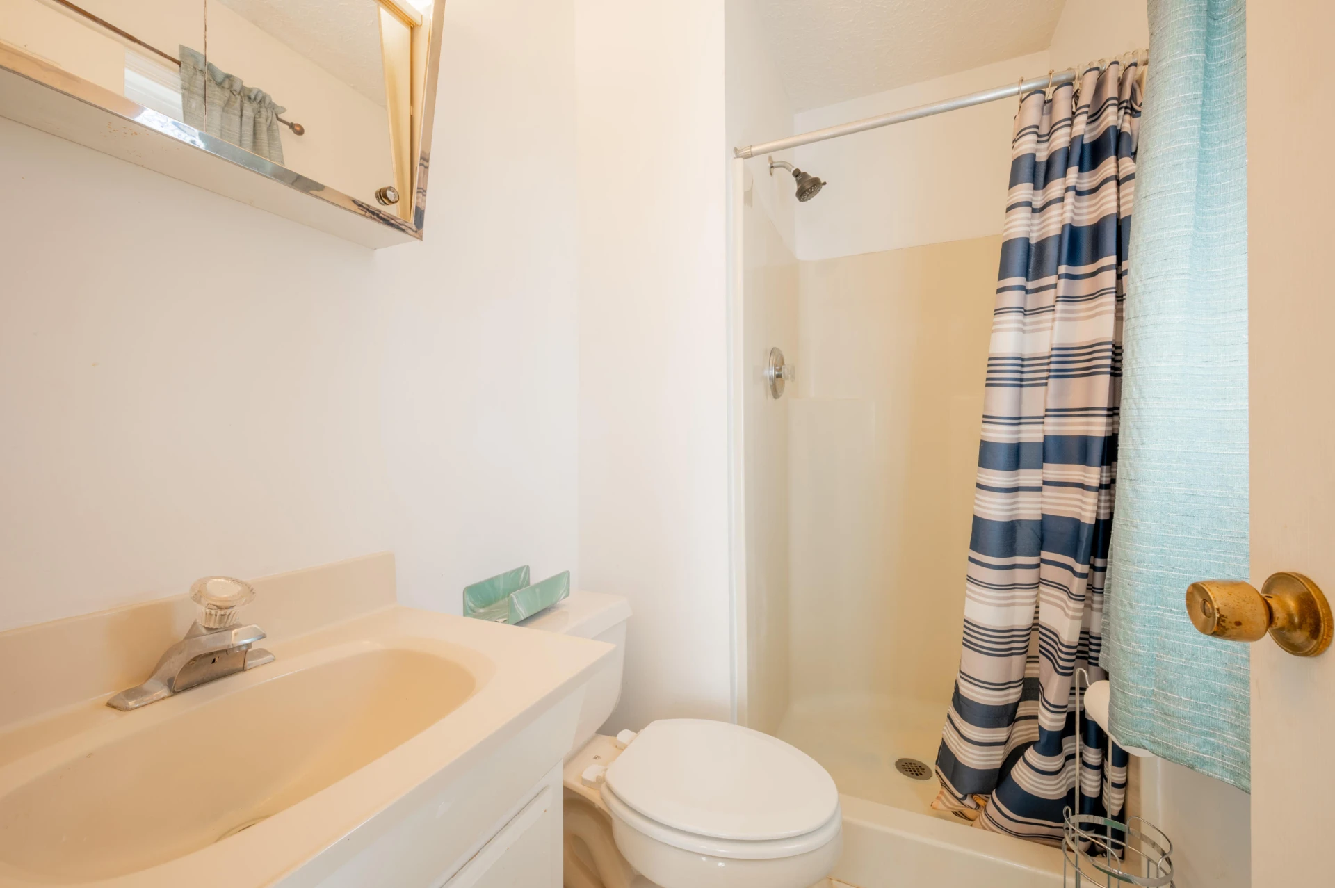 604 Surrey DR - Photo 27