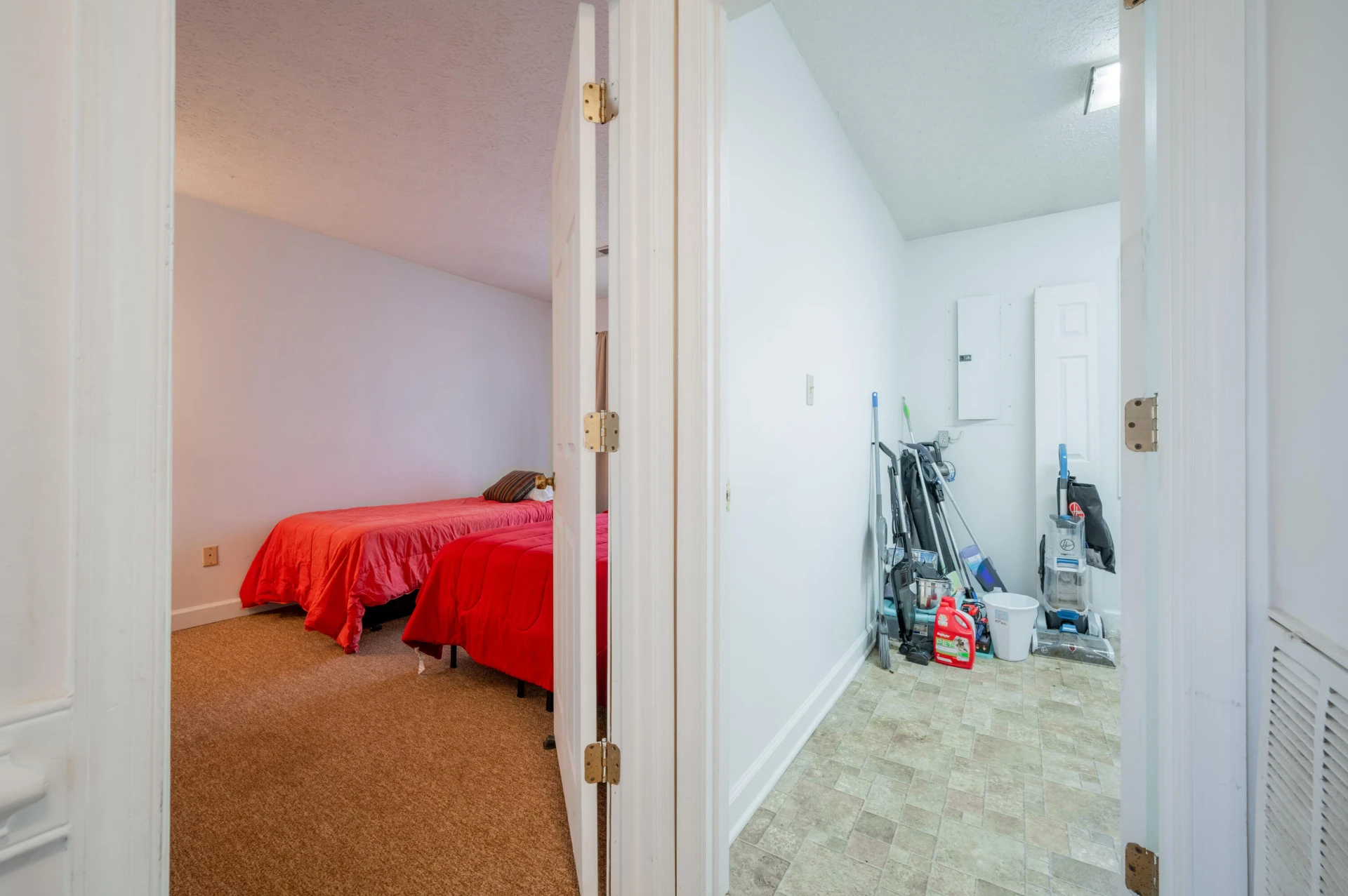 604 Surrey DR - Photo 30