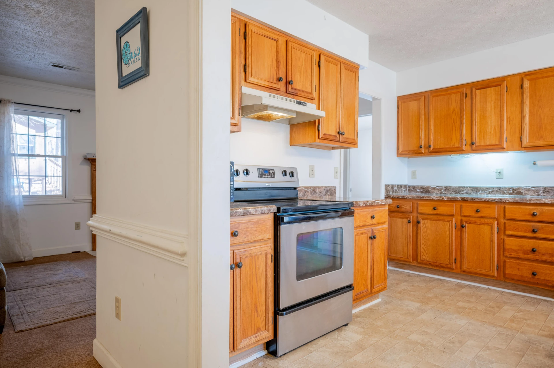 604 Surrey DR - Photo 5