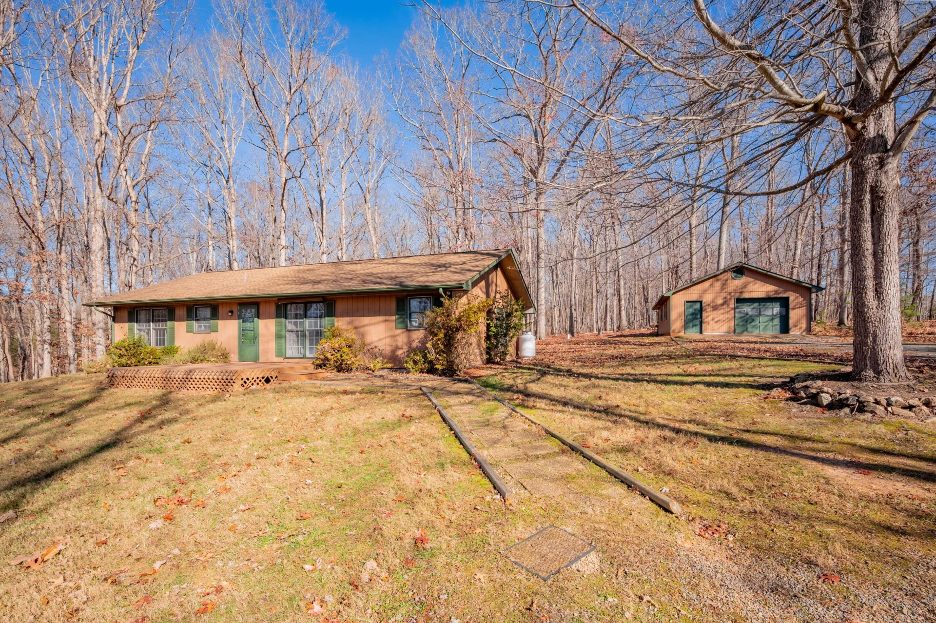 604 Surrey DR - Photo 57