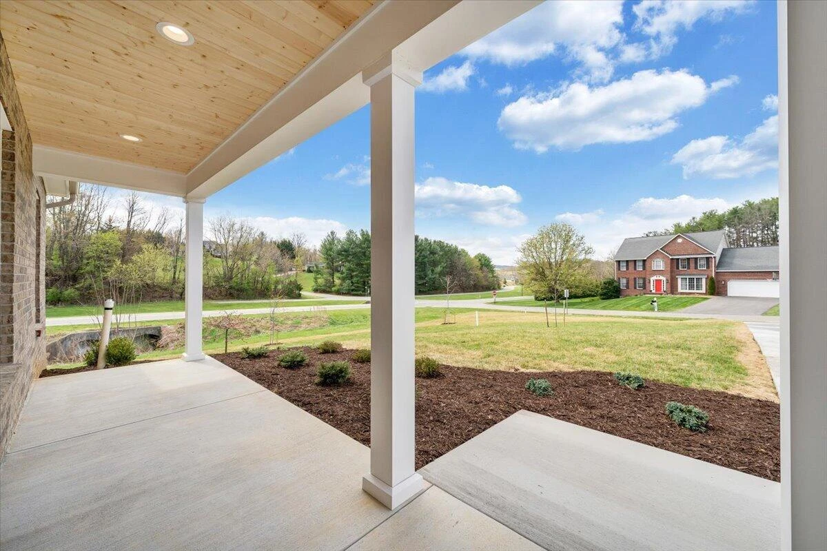 28 Scarlet DR - Photo 6