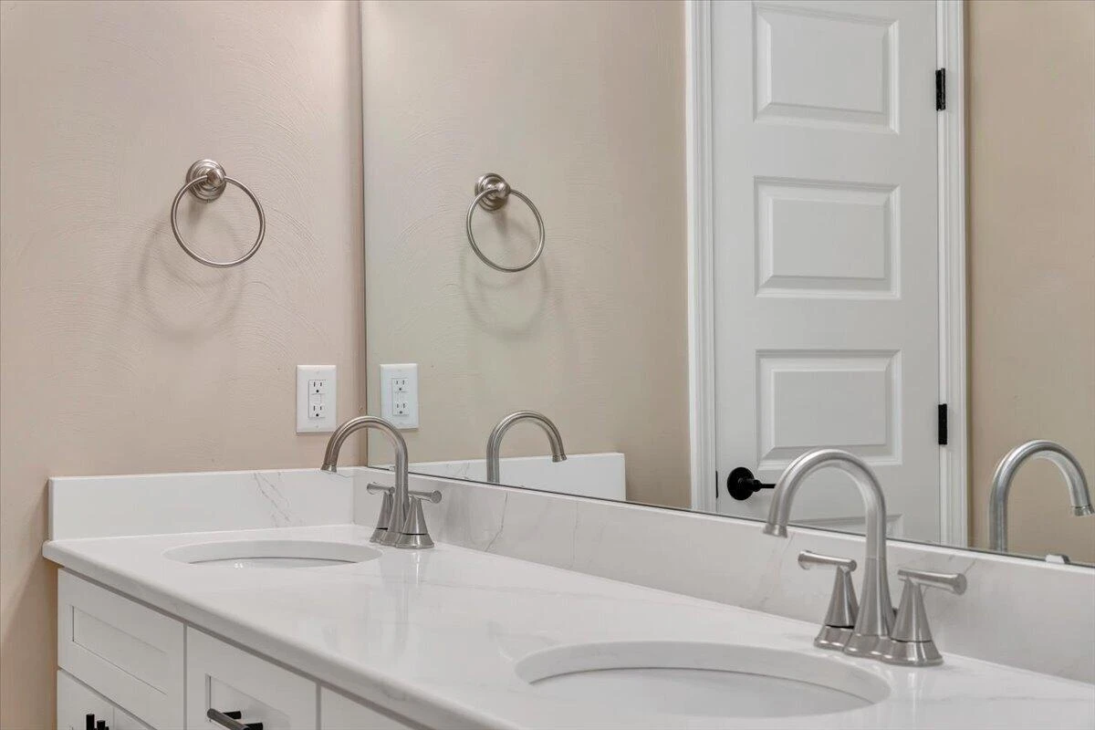 28 Scarlet DR - Photo 63