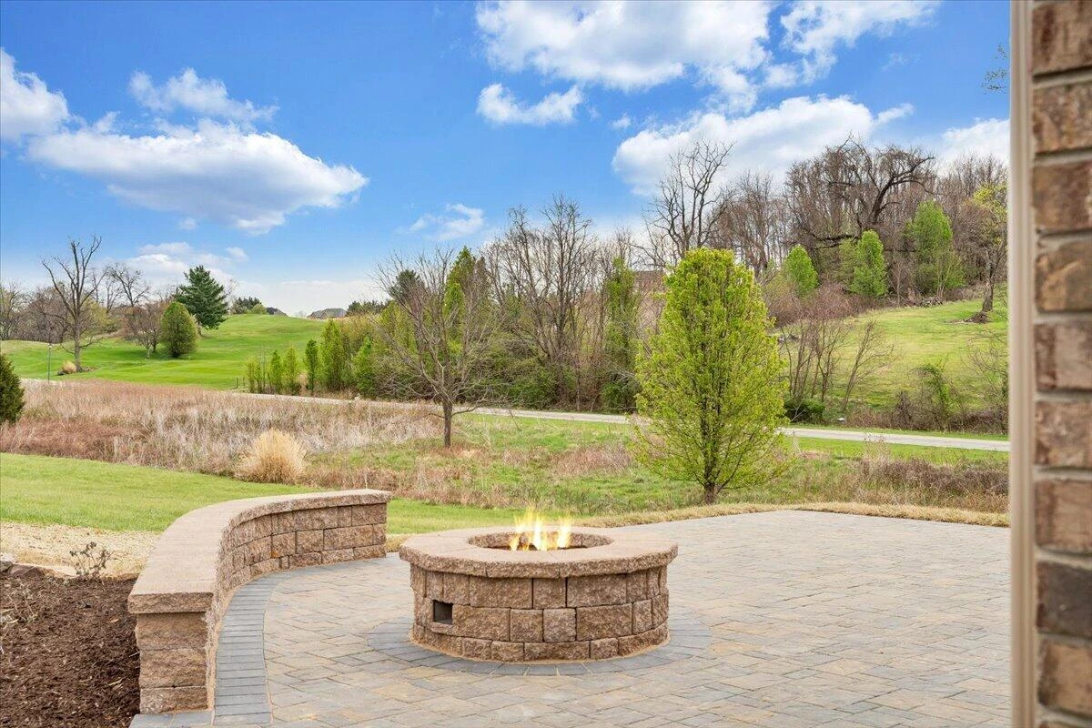 28 Scarlet DR - Photo 71