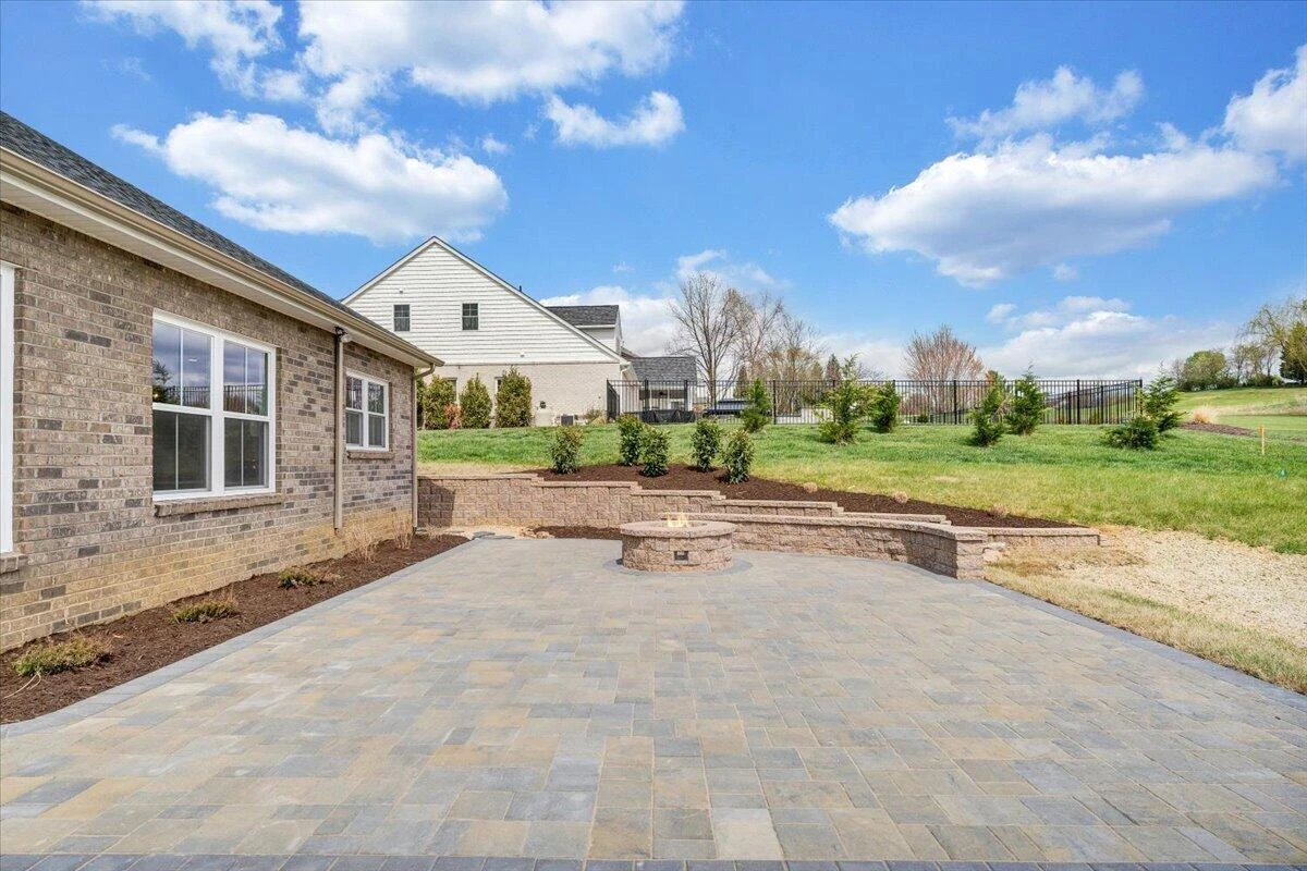 28 Scarlet DR - Photo 73