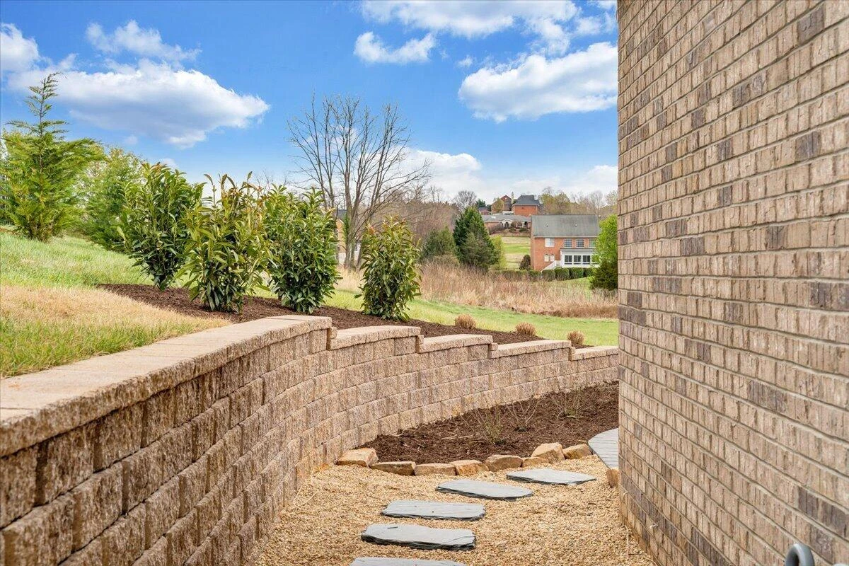 28 Scarlet DR - Photo 74