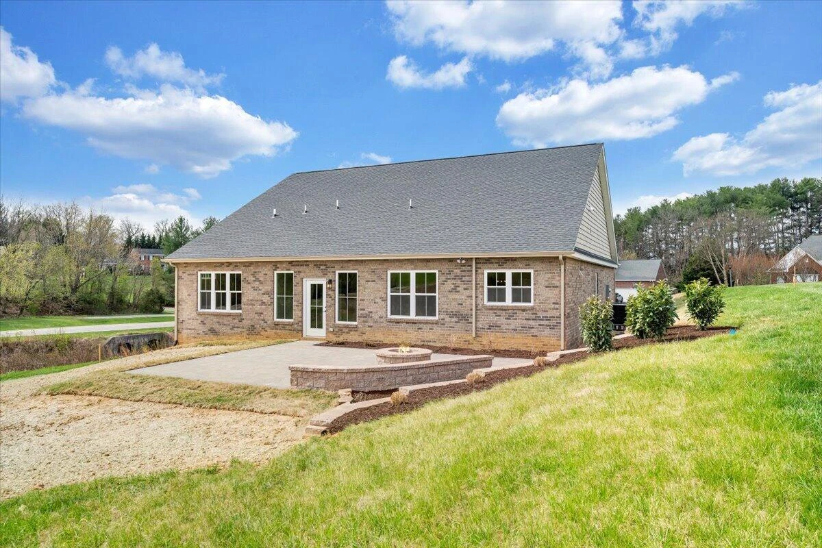28 Scarlet DR - Photo 77