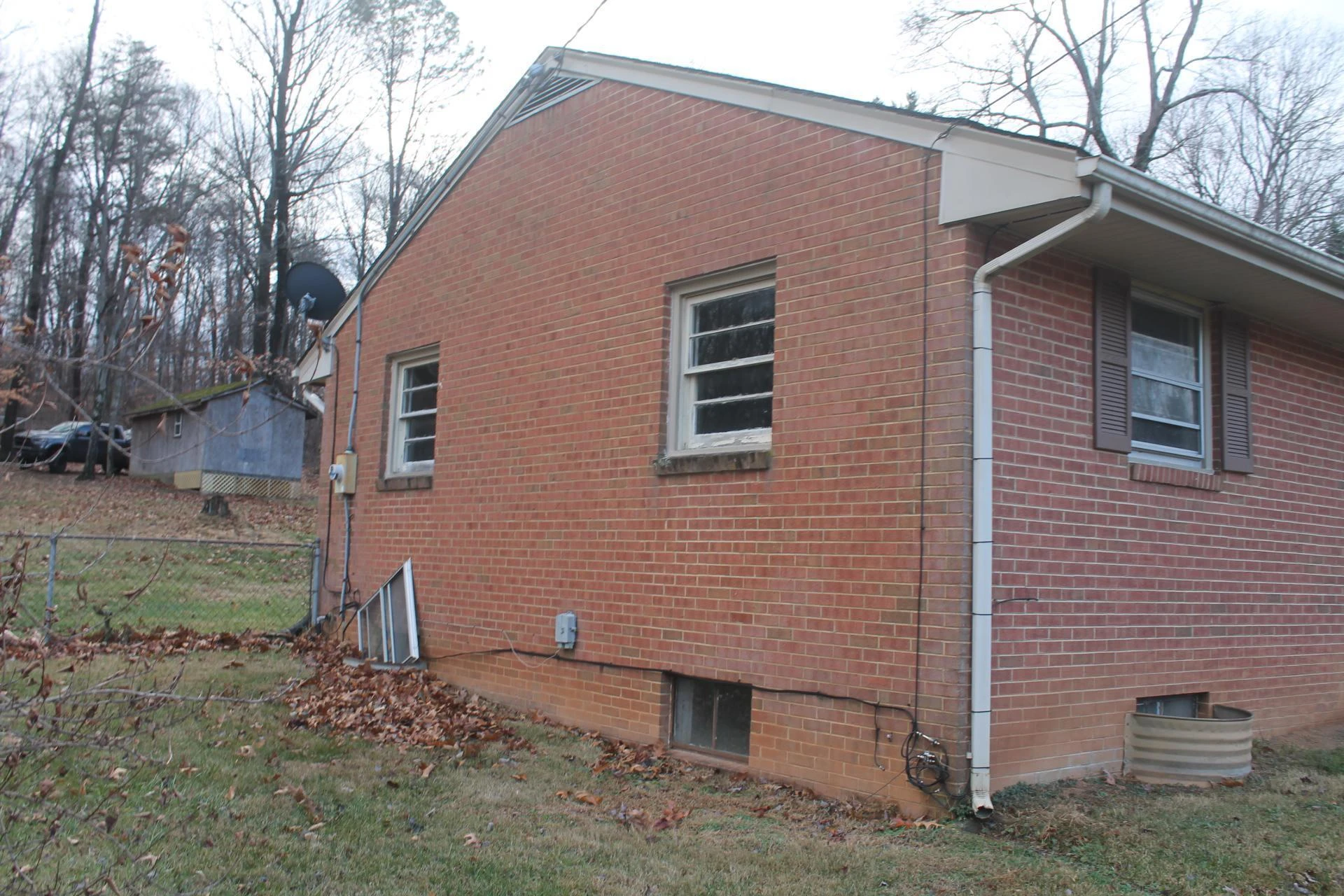 5421 Yale DR - Photo 3