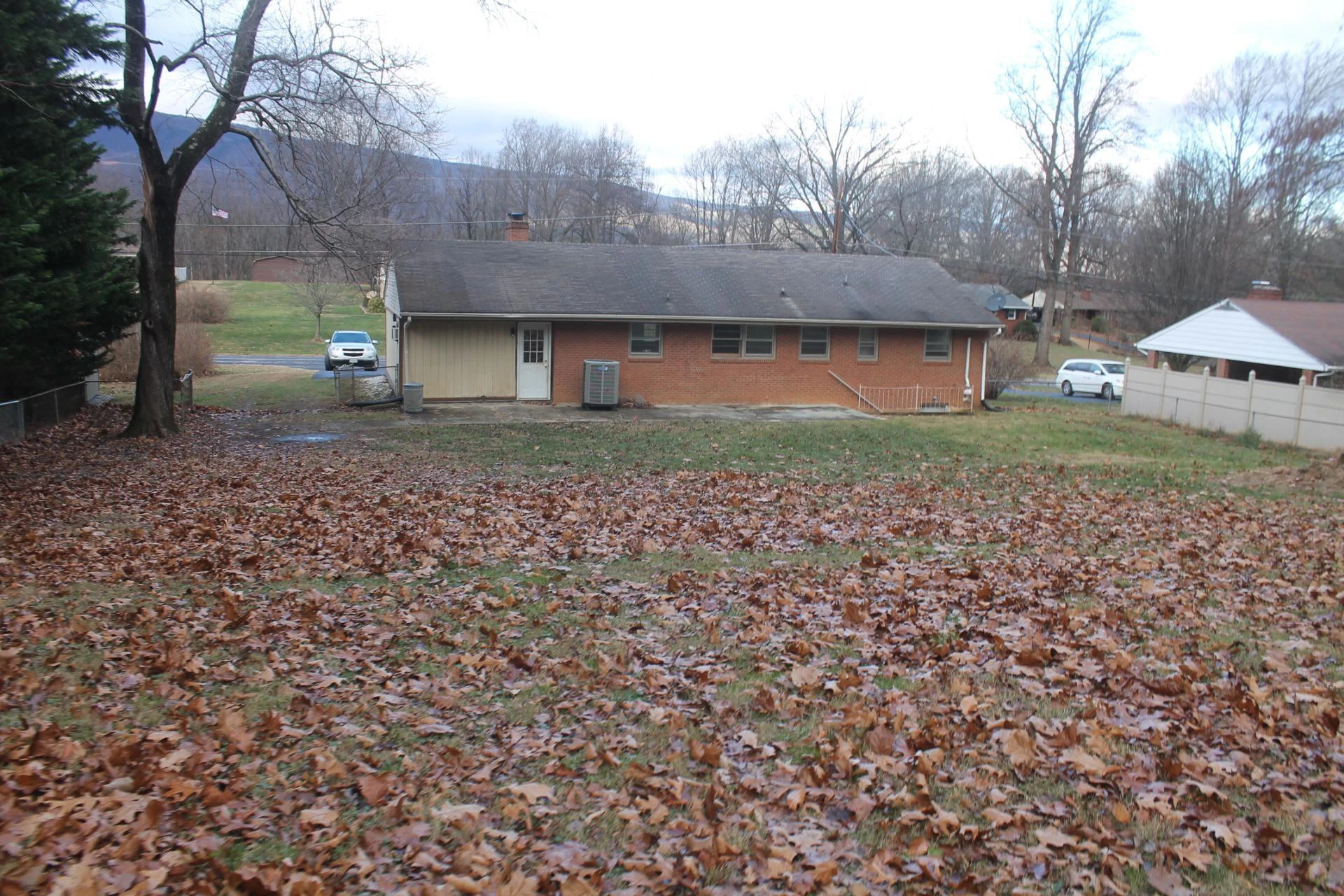 5421 Yale DR - Photo 4