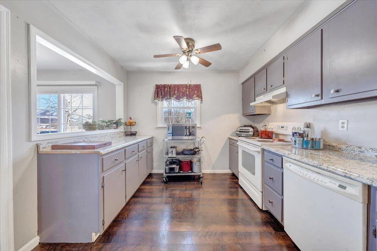 135 Silverbirch DR - Photo 11