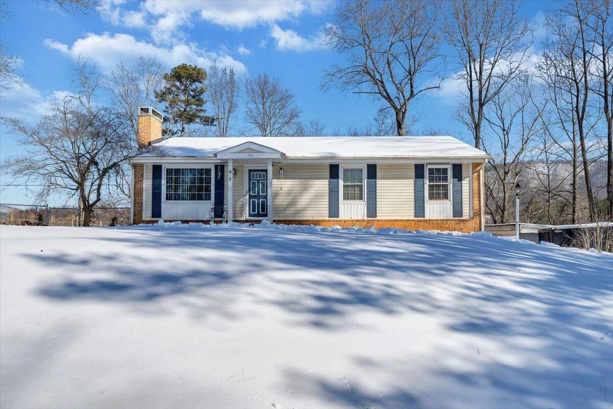 135 Silverbirch DR - Photo 2