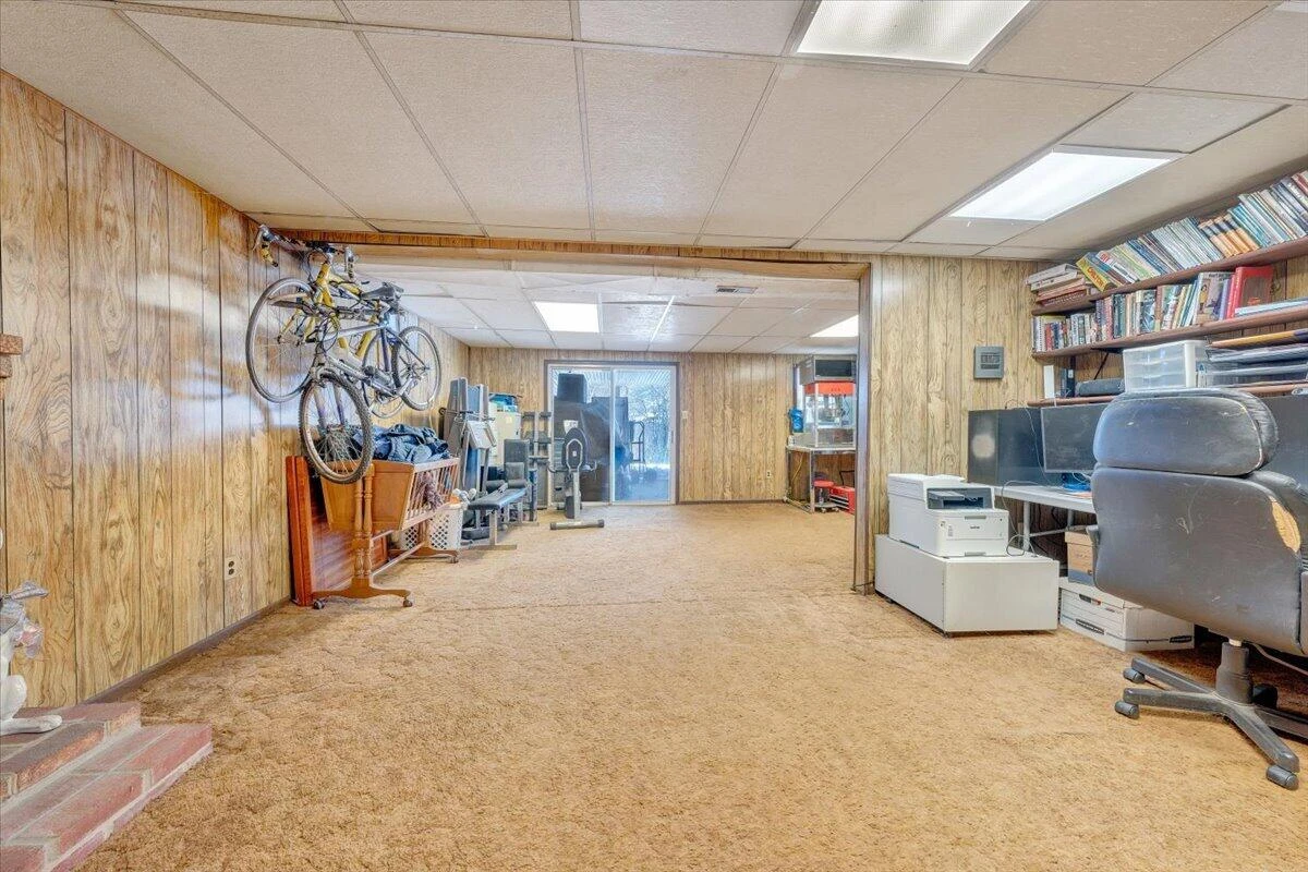 135 Silverbirch DR - Photo 25