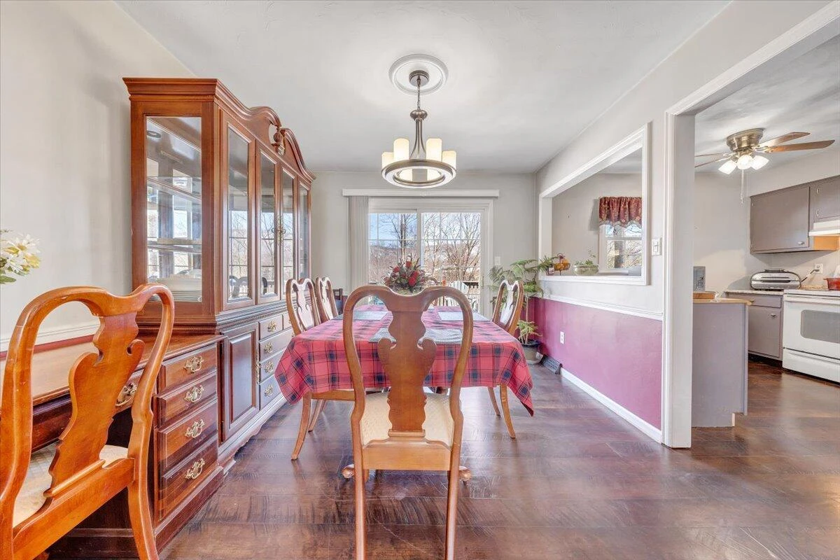 135 Silverbirch DR - Photo 9