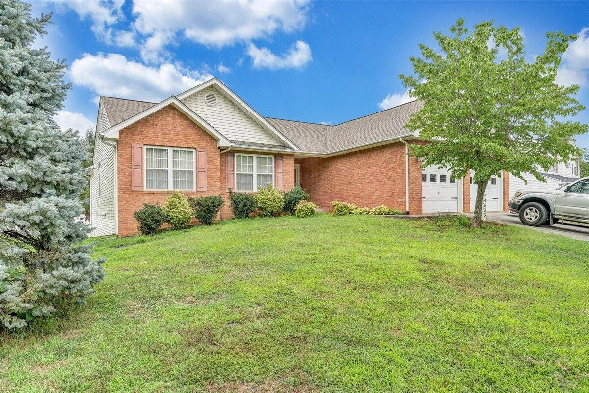 4633 Nevis DR